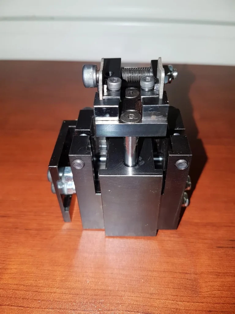 Oprzyrządowanie do cięcia tworzywa sztucznego