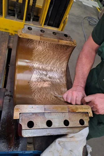 serwis-maszyn-do-produkcji-srub-farem